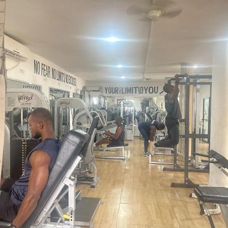Sky Inn Hotel فريتاون المظهر الخارجي الصورة