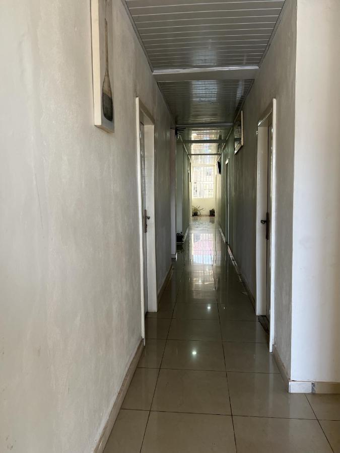 Sky Inn Hotel فريتاون المظهر الخارجي الصورة