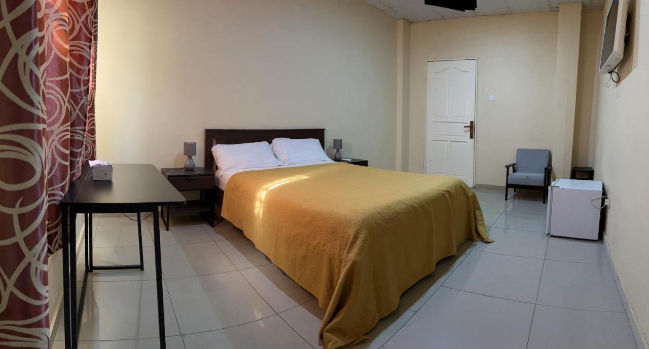 Sky Inn Hotel فريتاون المظهر الخارجي الصورة