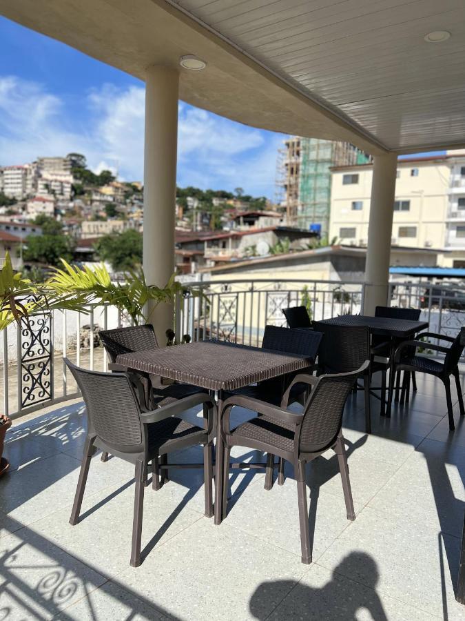 Sky Inn Hotel فريتاون المظهر الخارجي الصورة