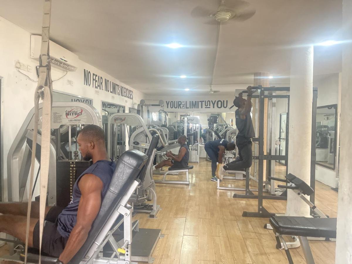 Sky Inn Hotel فريتاون المظهر الخارجي الصورة