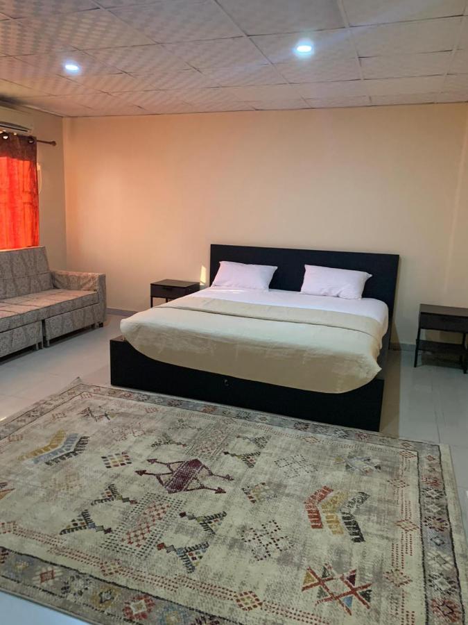 Sky Inn Hotel فريتاون المظهر الخارجي الصورة