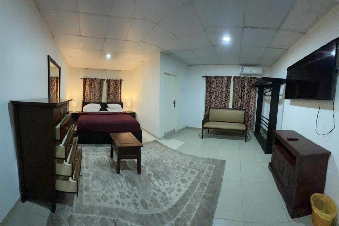 Sky Inn Hotel فريتاون المظهر الخارجي الصورة